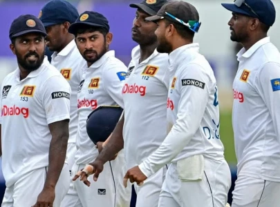 kiwis stumble at 22 2 after kamindu s heroics