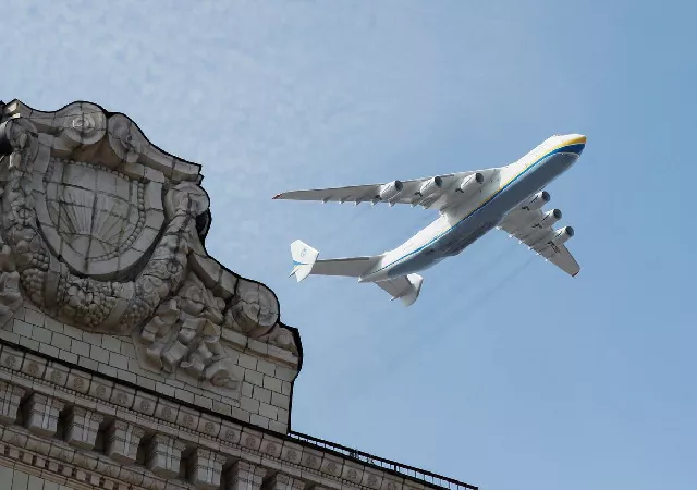 ukraine made world s largest cargo plane destroyed in russian attack ukraine made world s largest cargo plane destroyed in russian attack
