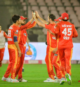 karachi islamabad vie for momentum