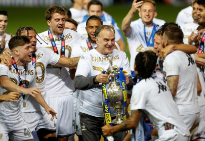 bielsa very close to signing new contract says leeds chief