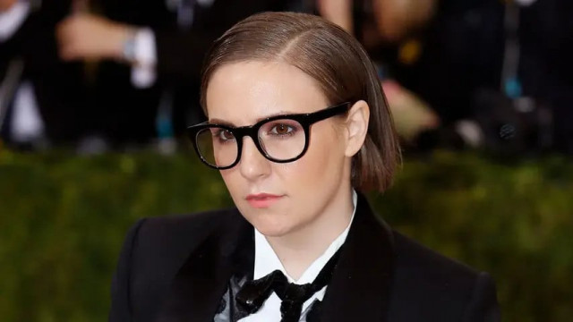 girls creator lena dunham prioritizes mental health steps back from acting and directing girls creator lena dunham prioritizes mental health steps back from acting and directing