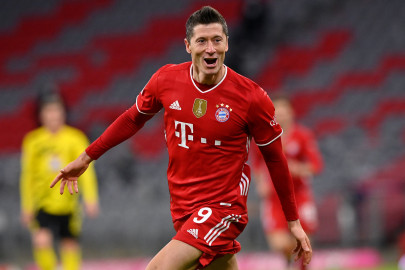 lewandowski poised for bundesliga history