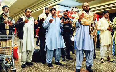 expats from libya say the government abandoned them