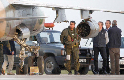 libya revolt warplanes pound tripoli targets libya revolt warplanes pound tripoli targets