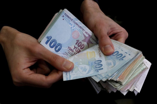 the lira hit an all time low of 18 4 to the dollar before erdogan s announcement photo reuters the lira hit an all time low of 18 4 to the dollar before erdogan s announcement photo reuters
