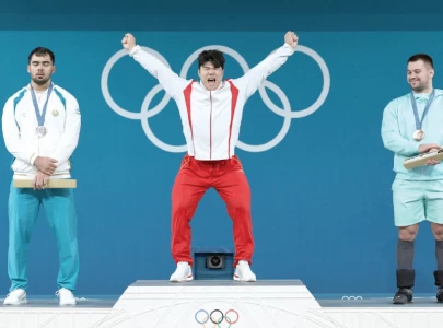 china s liu claims men s weightlifting gold