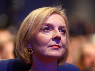 britain s weakened truss faces fight for credibility