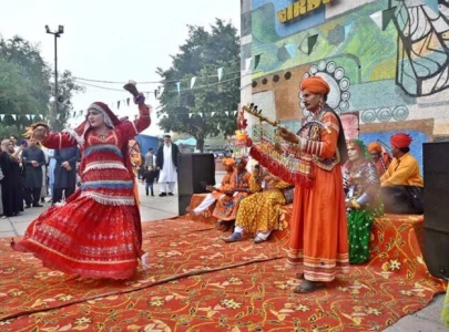 lok mela returns to capital lok mela returns to capital