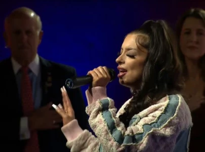 indie singer loomis says f ked it up during live debate anthem mishap