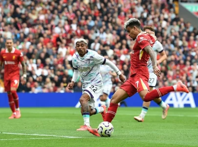 liverpool villa and spurs secure crucial win as newcastle suffer first loss