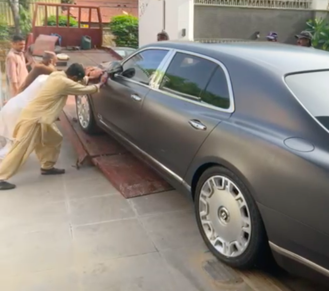 stolen bentley recovered in karachi photo file