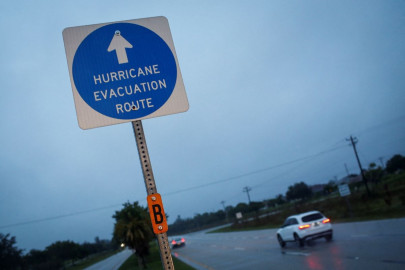 millions urged to evacuate as florida gulf coast braces for hurricane ian millions urged to evacuate as florida gulf coast braces for hurricane ian