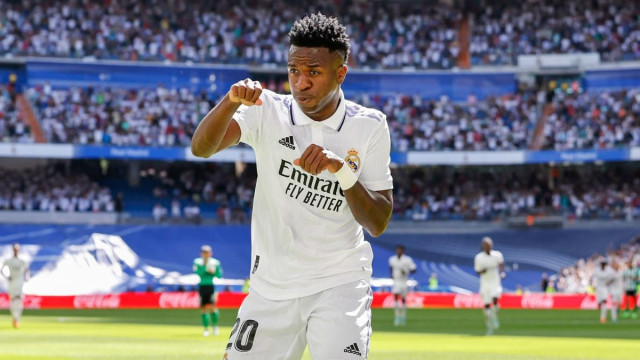 vinicius and griezmann do battle in madrid derby vinicius and griezmann do battle in madrid derby