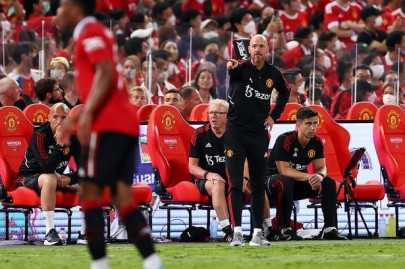 ten hag urges man utd to use initiative ten hag urges man utd to use initiative