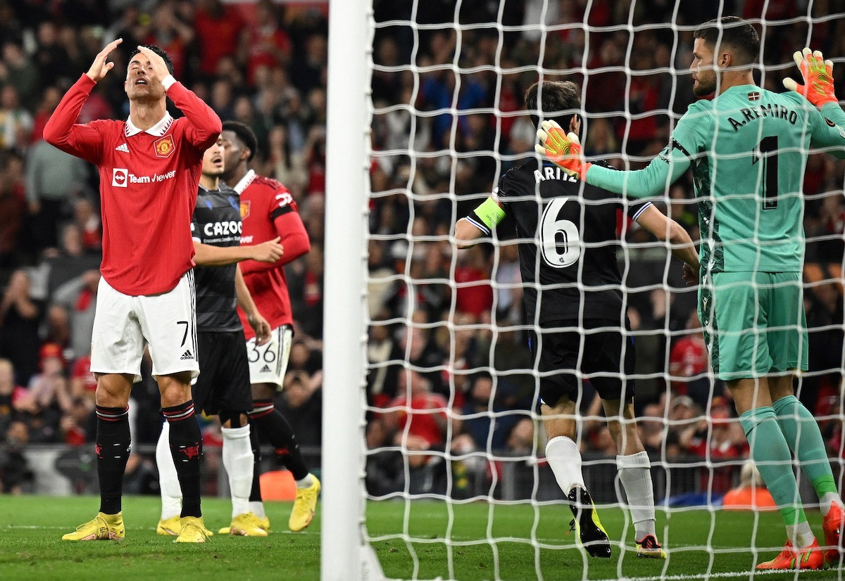 Photo of Man Utd beaten after English football's tributes to Queen
