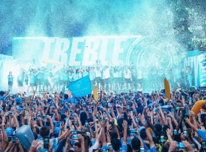 manchester weather fails to rain on man city s parade