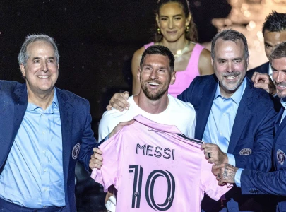messi hailed as america s number 10
