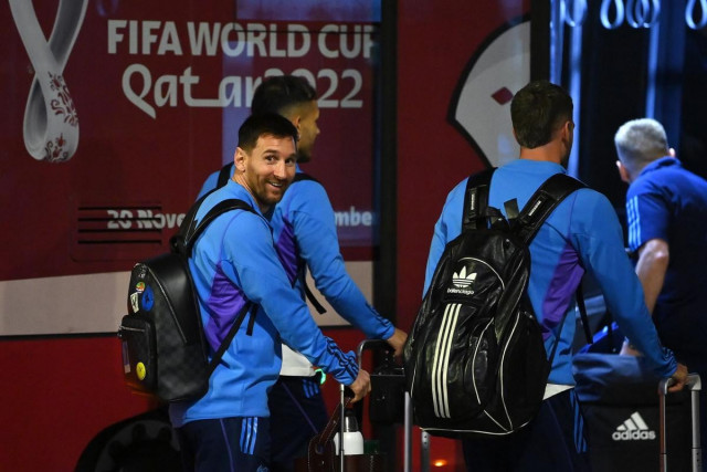 argentina fans greet messi s arrival argentina fans greet messi s arrival