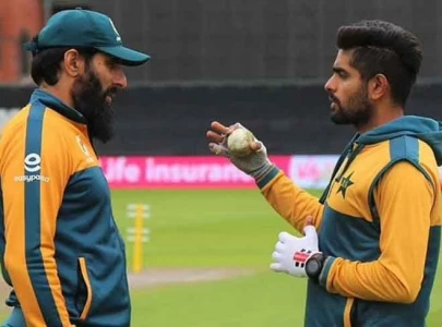 misbah reacts to shift in pakistan s t20i captaincy
