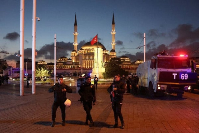 members of the security forces stand on taksim square after an explosion on busy pedestrian istiklal street in istanbul turkey november 13 2022 photo reuters members of the security forces stand on taksim square after an explosion on busy pedestrian istiklal street in istanbul turkey november 13 2022 photo reuters