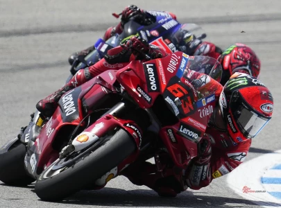 bagnaia wins last lap scrap to take spanish motogp