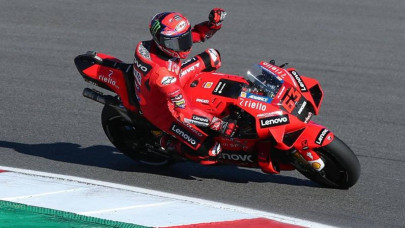 bagnaia wins algarve motogp bagnaia wins algarve motogp