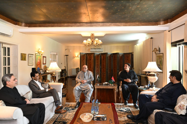 opposition mqm p reach agreement on no trust move opposition mqm p reach agreement on no trust move
