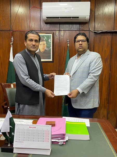 mqm p mpa talha ahmed khan submits a resolution in the sindh assembly seeking compensation for victims of street crimes in karachi photo express