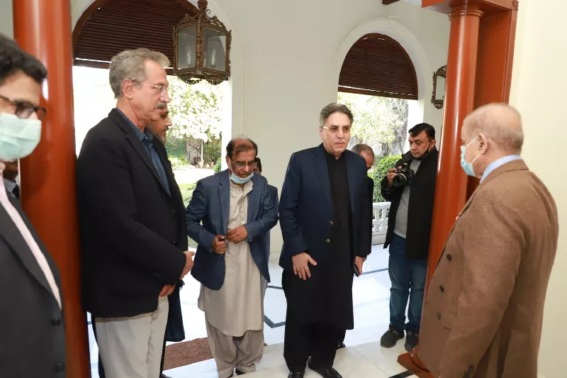 mqm p senior deputy convener aamir khan and former karachi mayor wasim akhtar met with pml n president shehbaz at model town residence in lahore photo twitter pmln org mqm p senior deputy convener aamir khan and former karachi mayor wasim akhtar met with pml n president shehbaz at model town residence in lahore photo twitter pmln org