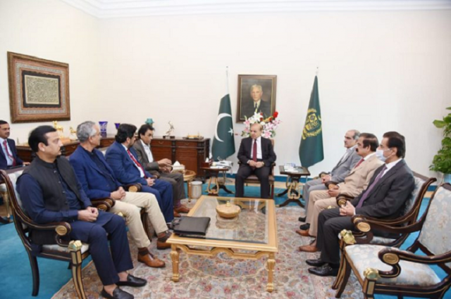 a delegation of muttahida qaumi movement mqm led by dr khalid maqbool siddiqui the party convener called on prime minister muhammad shehbaz sharif photo app a delegation of muttahida qaumi movement mqm led by dr khalid maqbool siddiqui the party convener called on prime minister muhammad shehbaz sharif photo app