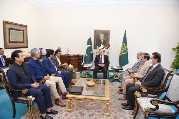 a delegation of muttahida qaumi movement mqm led by dr khalid maqbool siddiqui the party convener called on prime minister muhammad shehbaz sharif photo app a delegation of muttahida qaumi movement mqm led by dr khalid maqbool siddiqui the party convener called on prime minister muhammad shehbaz sharif photo app