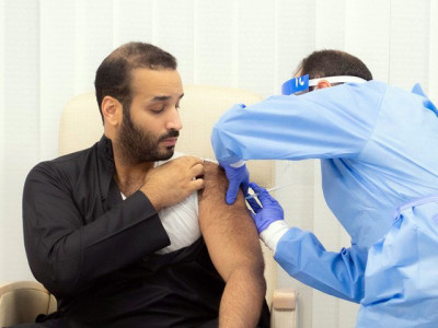 saudi arabia crown prince receives first covid 19 vaccine in the kingdom saudi arabia crown prince receives first covid 19 vaccine in the kingdom