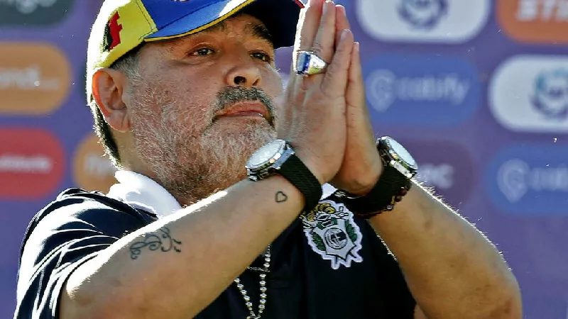indian police hold man for stealing maradona s watch indian police hold man for stealing maradona s watch