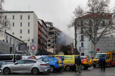 at least three dead after blast wrecks building in central madrid at least three dead after blast wrecks building in central madrid