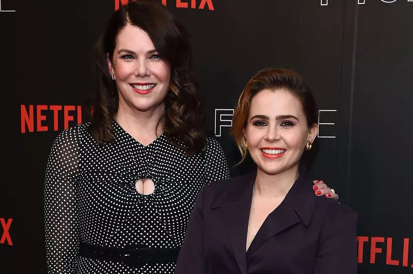lauren graham and mae whitman photo amanda edwards wireimage lauren graham and mae whitman photo amanda edwards wireimage