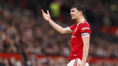 no reason to strip maguire of captaincy says rangnick