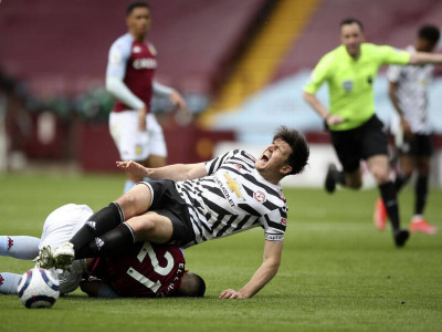 maguire doubtful for europa league final solskjaer maguire doubtful for europa league final solskjaer