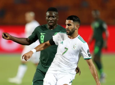 mahrez scores twice as algeria crush niger