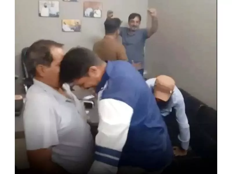 shah can be seen moving to the beat in civilian clothes in a room surrounded by friends egging him on screengrab twitter shah can be seen moving to the beat in civilian clothes in a room surrounded by friends egging him on screengrab twitter