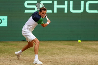 medvedev out as tsitsipas reaches semi finals medvedev out as tsitsipas reaches semi finals