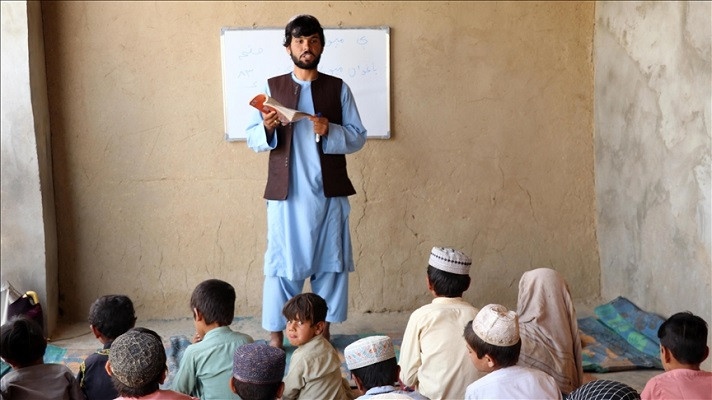 Photo of Afghan man converts his home into school for children