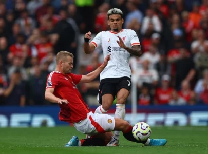 liverpool sink manchester united 3 0 with diaz double