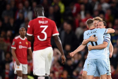 man utd crash out of league cup spurs chelsea advance man utd crash out of league cup spurs chelsea advance