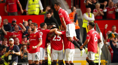 man utd end arsenal s perfect start