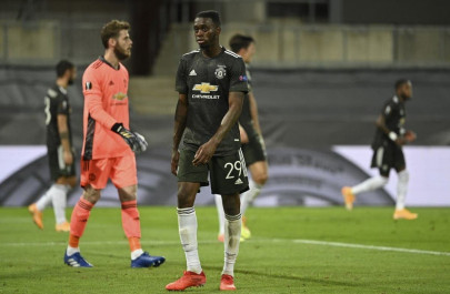 man united punished as old frailties at both ends return man united punished as old frailties at both ends return
