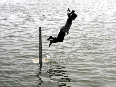 trouble revisits manchar