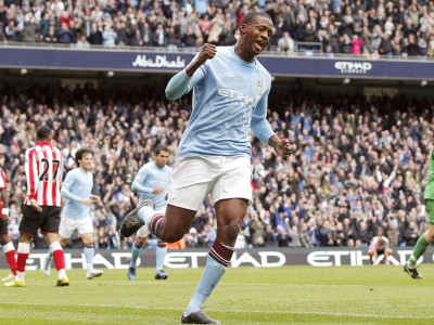 city crush sunderland to climb to third