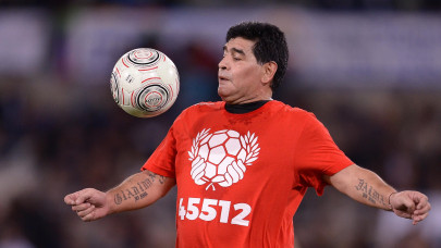 prosecutors investigate death of maradona prosecutors investigate death of maradona