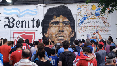 argentine fans demonstrate to demand justice for diego maradona