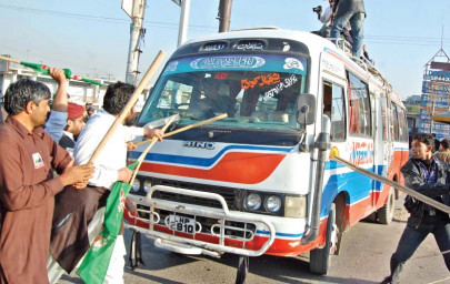 religious bloc defies ban stages rally in pindi